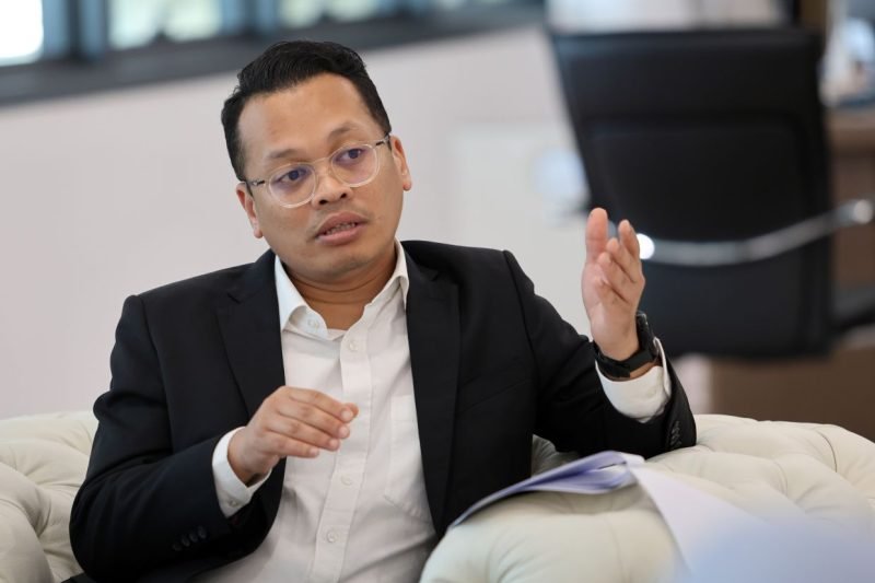 Natural Resources, Environment and Climate Change Nik Nazmi Nik Ahmad